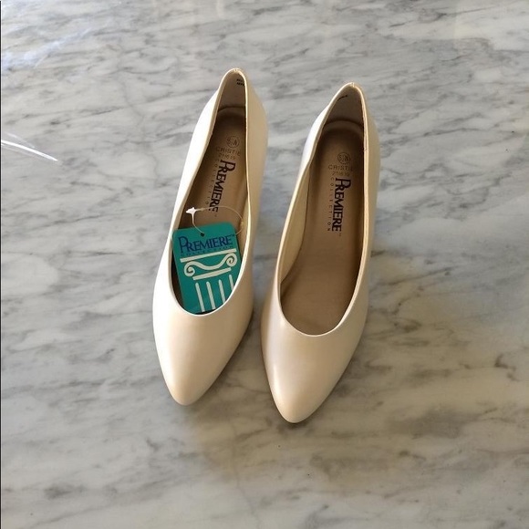 🆕 Premium Collection: Cristie Winter White Heels - Picture 2 of 2